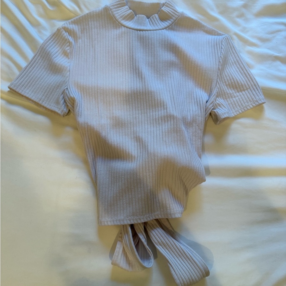 Ribbed Short Sleeve Top with bow in the back